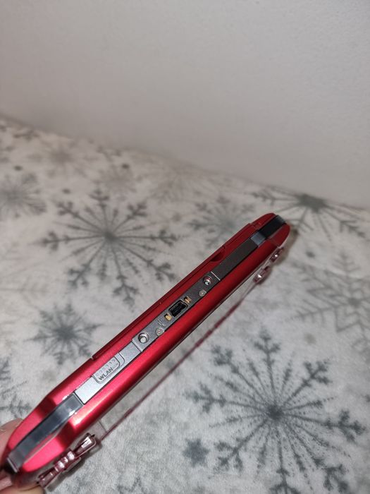Japońskie PSP 3000 Radiant Red 256 gier czerwona