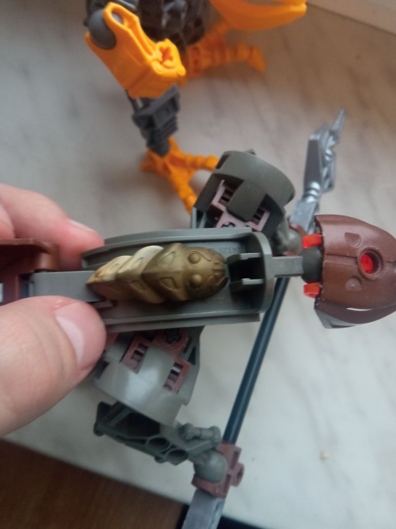 Lego Bionicle 2 rahkshi plus kraana