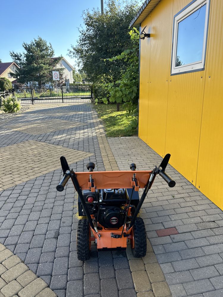 zamiatraka/odsnieżarka JAK NOWA