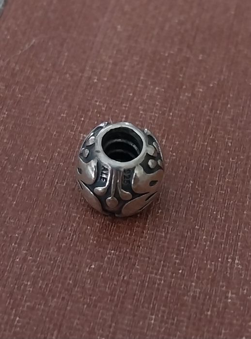 Conta Pandora original em prata 925