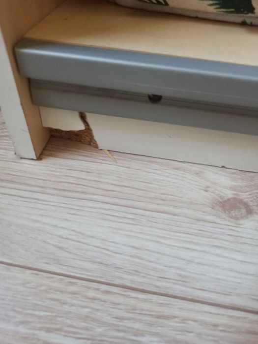 Szafa z przesuwnymi drzwiami