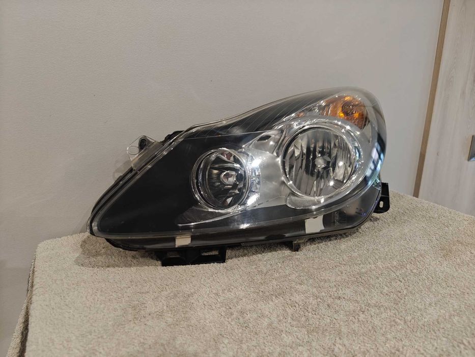 Lampa Lewy Przód Zwykła Opel Corsa D EUROPA