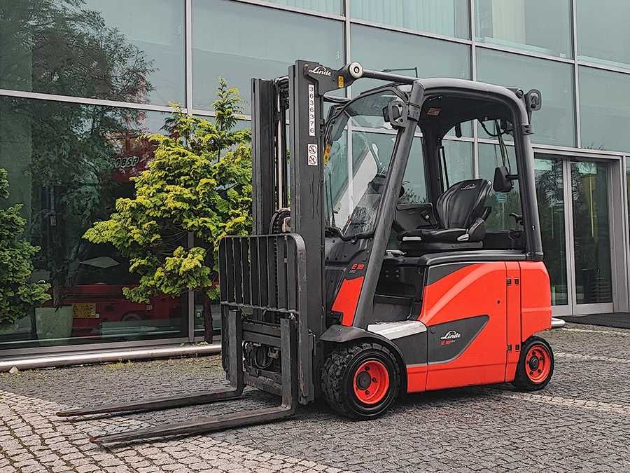 Wózek widłowy elektryczny Linde E18PH-02 triplex 4,62 m 1,8 t 2014