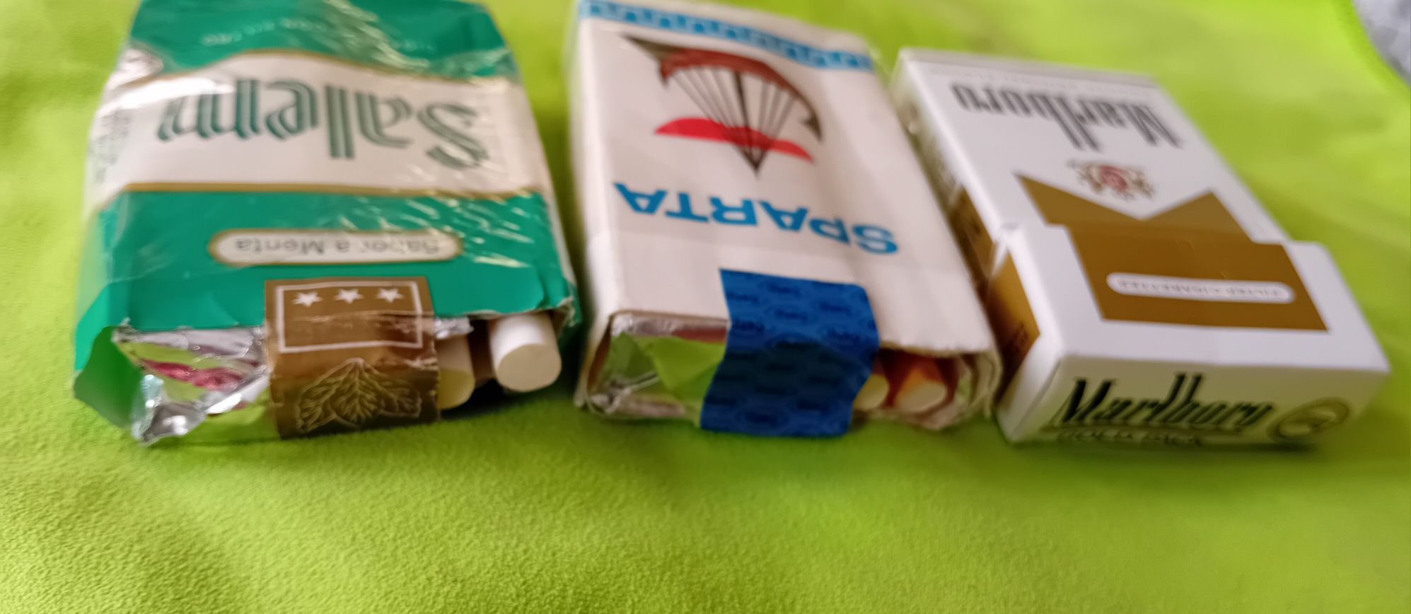 Trzy opakowania kolekcjonerskie+Camel gratis