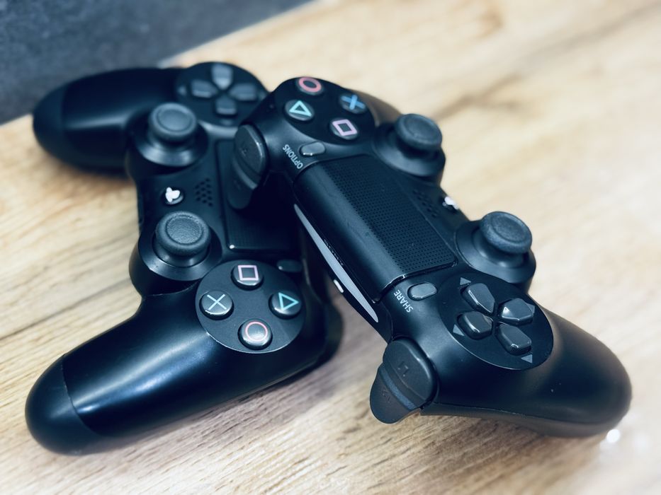 Комплект игровых джойстиков PS4 DualShock