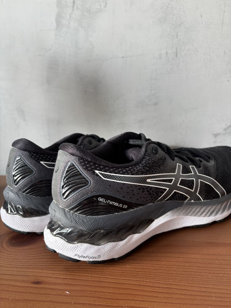 Asics Gel-Nimbus 23