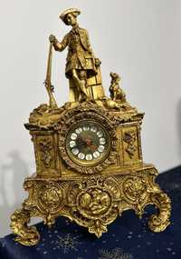 Rzeźba z alabastru zegar kominkowy zdobiony myśliwy piękny 46 cm