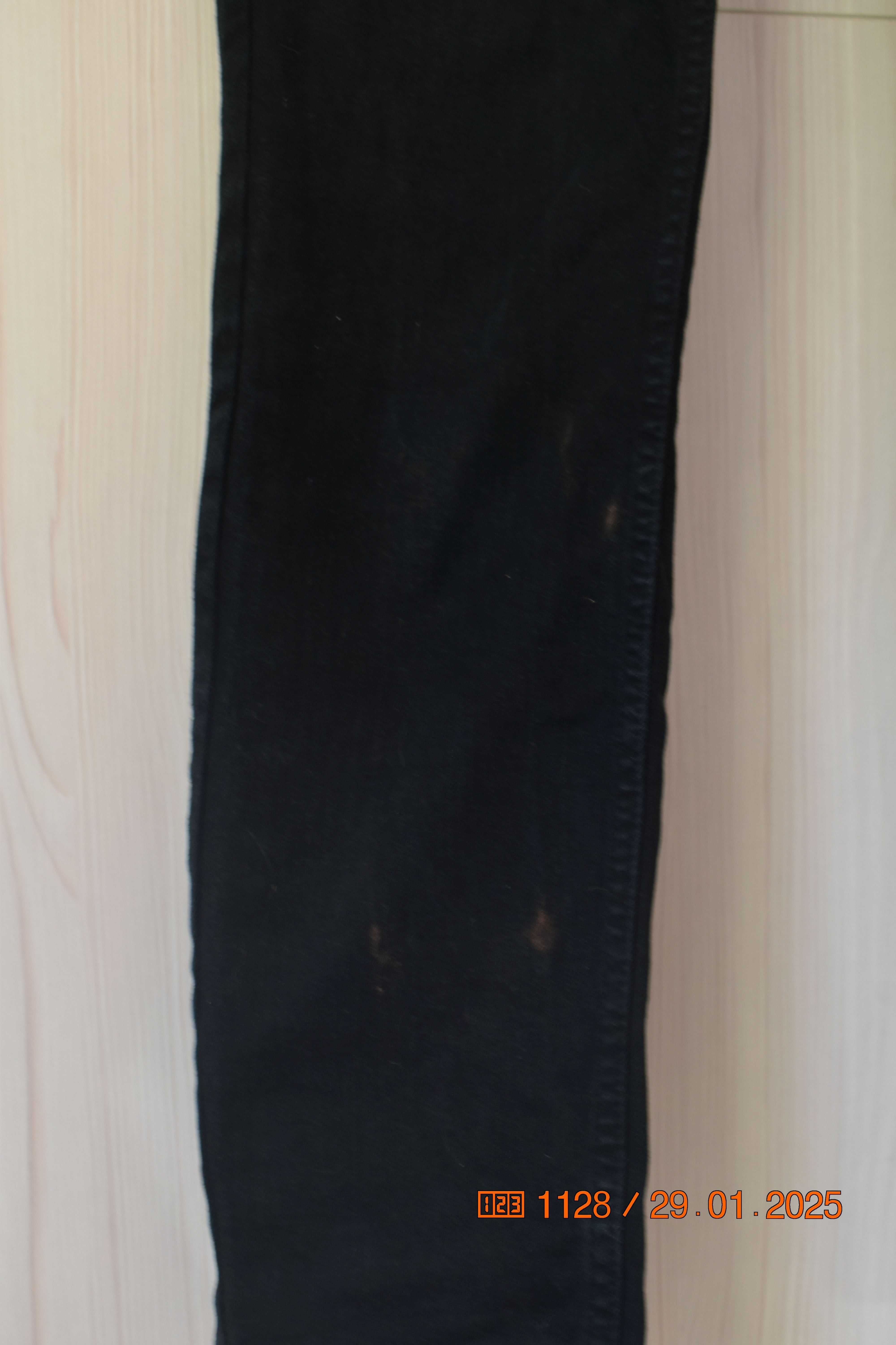 czarne jeansy damskie