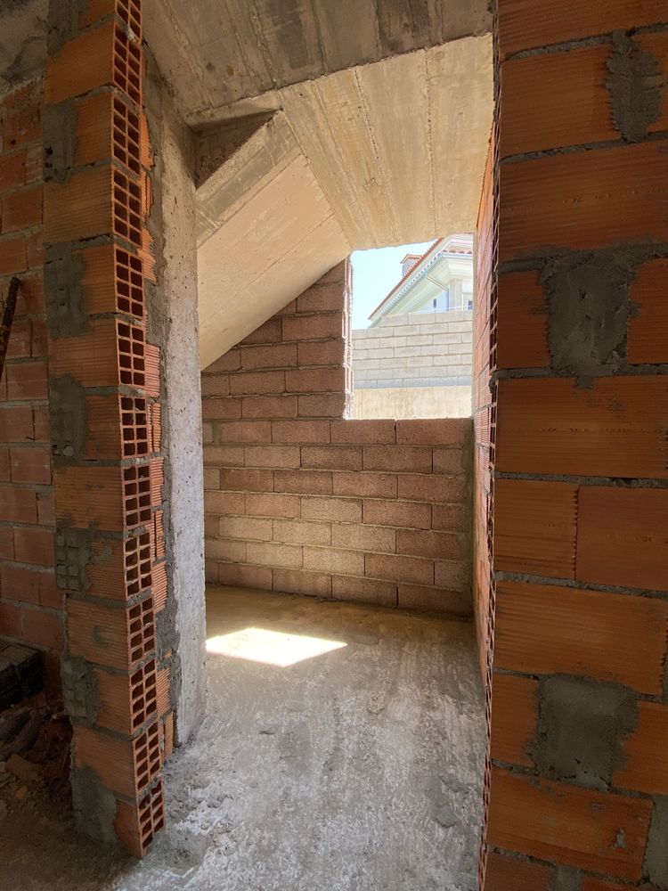 Moradia V3 em construção - Espargo, Santa Maria da Feira