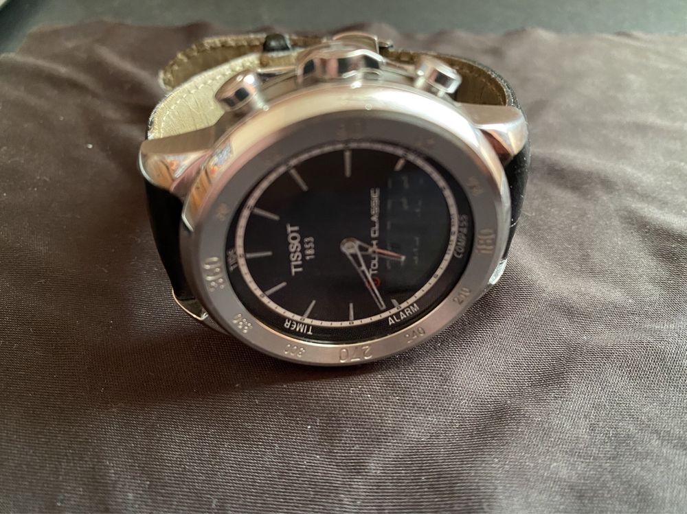 Часы Tissot  T touch