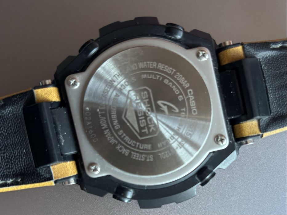 Casio G - Shock GST - W120L