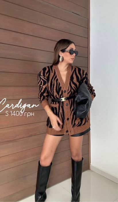 Красивий лонг від ZARA великий вибір одягу