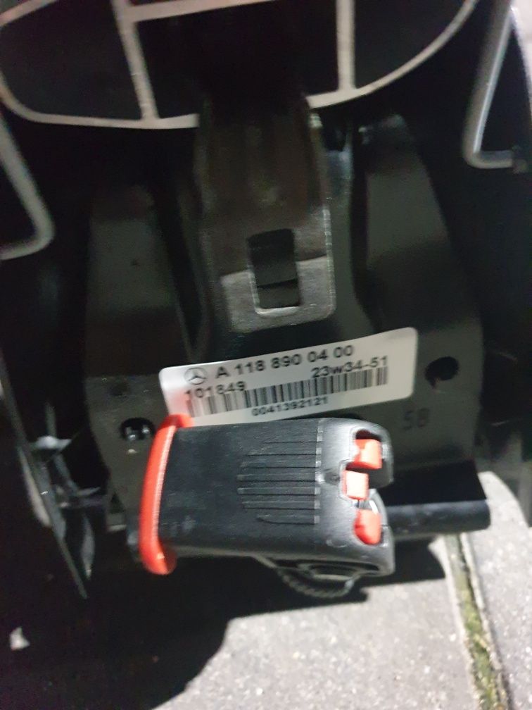 Belki poprzeczki bagażnik dachowy Thule Mercedes CLA 118 Shootingbrake