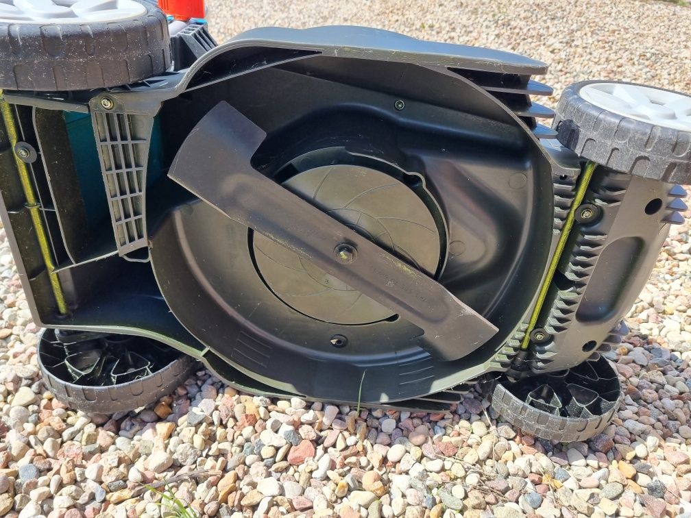 Kosiarka akumulatorowa Gardena PowerMax Li-40/32, 5033, aku 9842