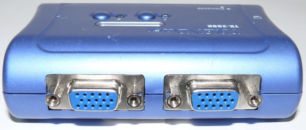 KVM переключатель 2-х портовый TrendNet TK-208K (интерфейсы VGA, PS/2)