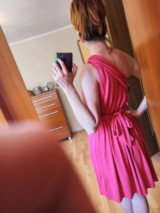 Sukienka letnia na jedno ramię Malinowa uniw.