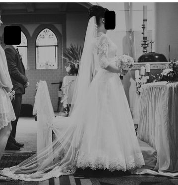 Suknia ślubna z trenem Fara Sposa 5750