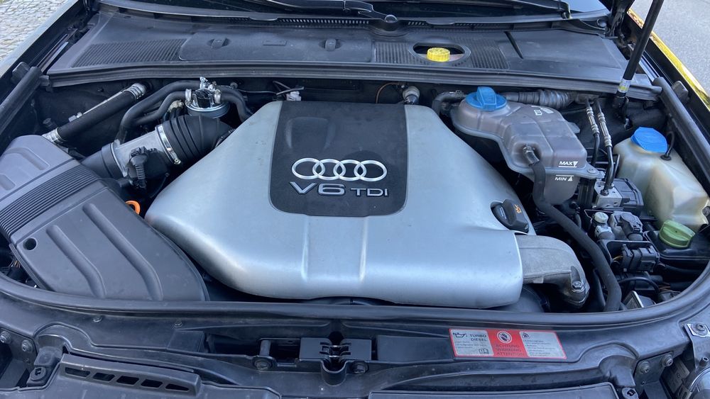 AUDI A4 2.5 TDI V6 MULTITRONIC SPORT LINE - excelente estado