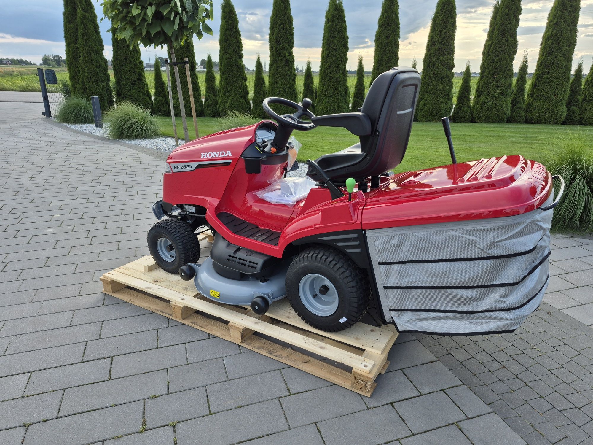 Nowa honda HF 2625 kosiarka traktorek