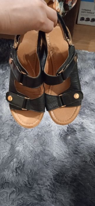 Продам босаножки р. 37