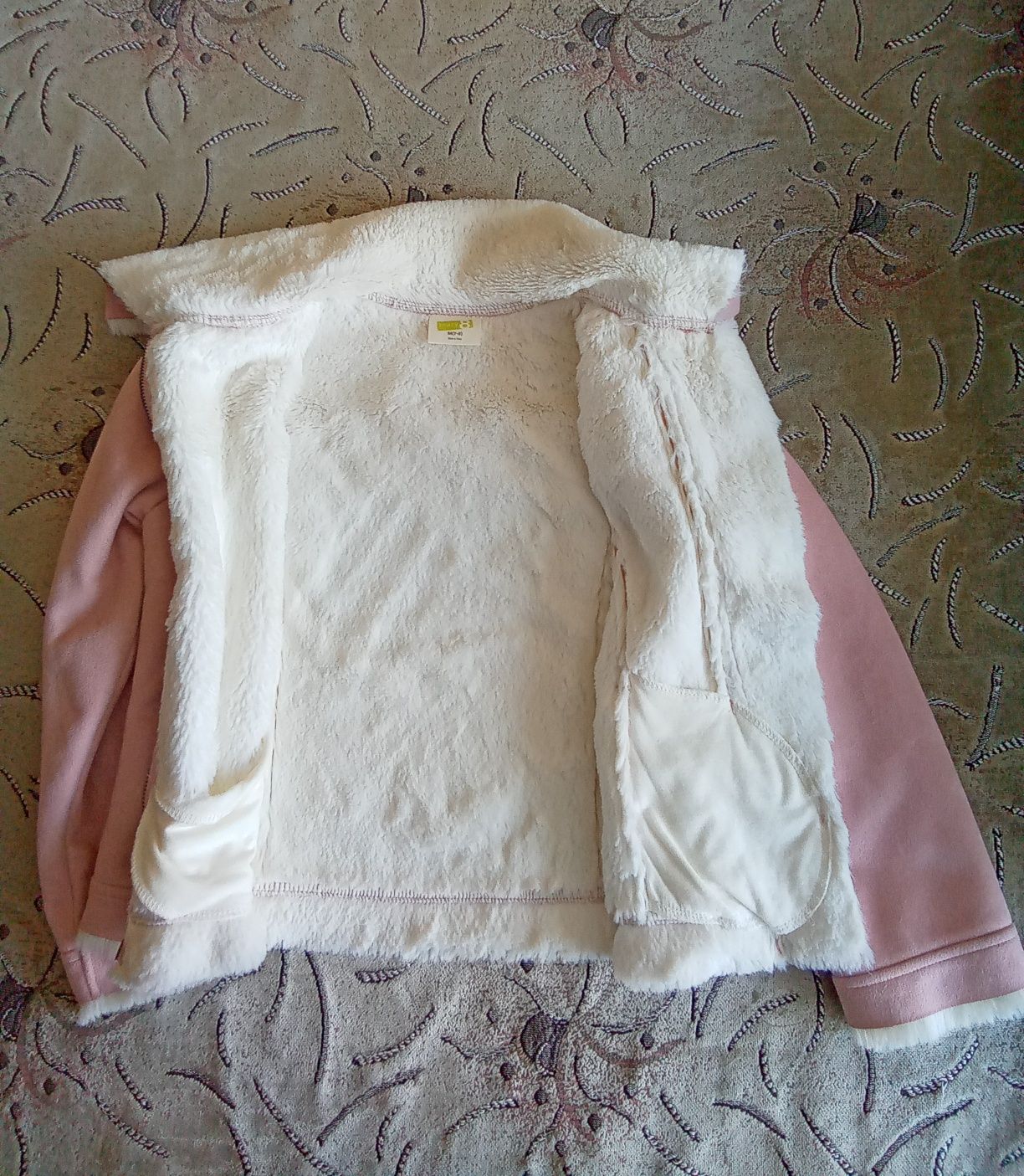 Куртка/ піджак демісезонна на дівчинку 7-8 років.