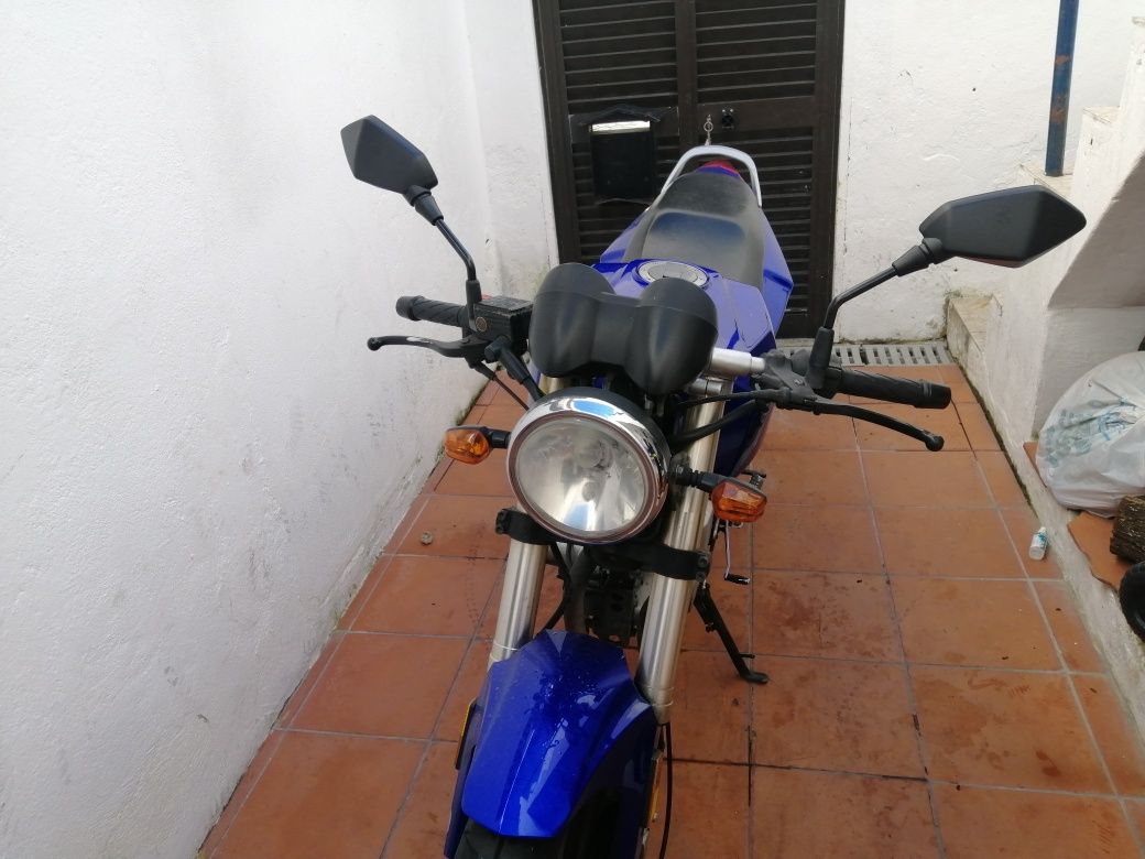 Vendo ou troco 125cc