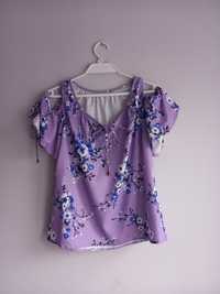 Elegancka fioletowa bluzka z ozdobnymi rękawami