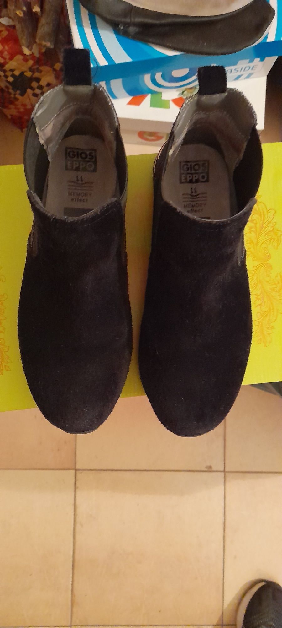 Botins para menina, como novos! Excelente compra!