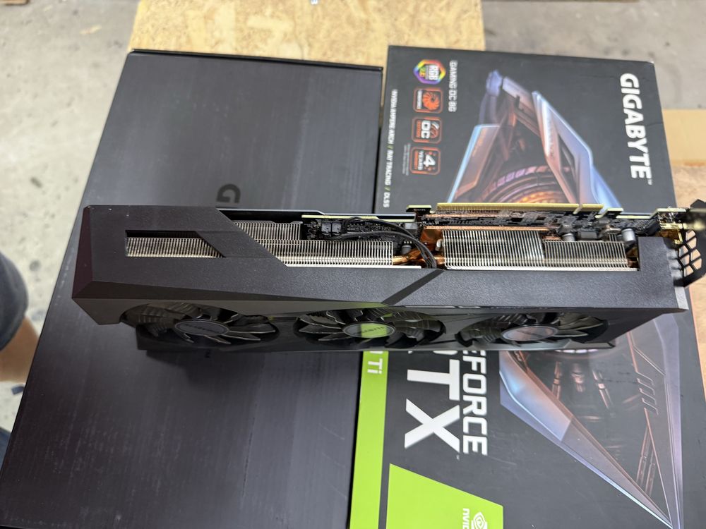 GIGABYTE GeForce RTX 3070 Ti gaming  OC 8G
