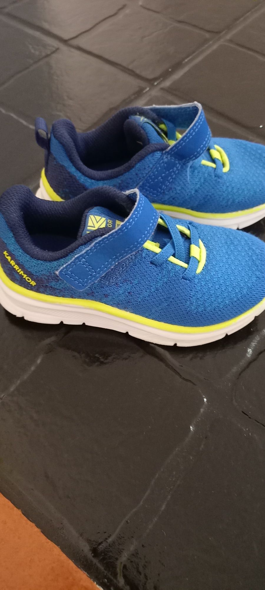 2 pares de Tenis tamanho 26 menino