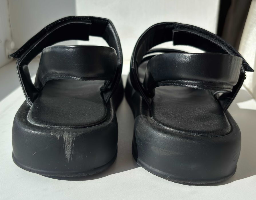 Босоніжки жіночі