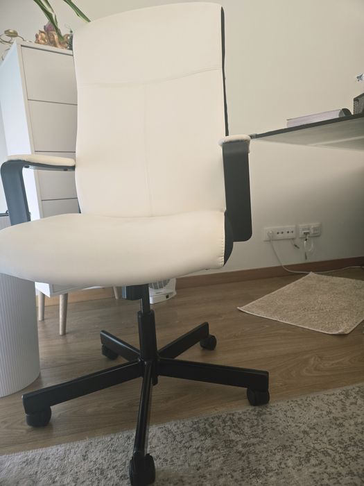 Cadeira de escritório modelo IKEA