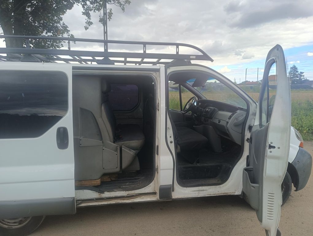Renault Trafic 1.9 diesel 2002 rok 6 osób brygadowka hak bagaznik