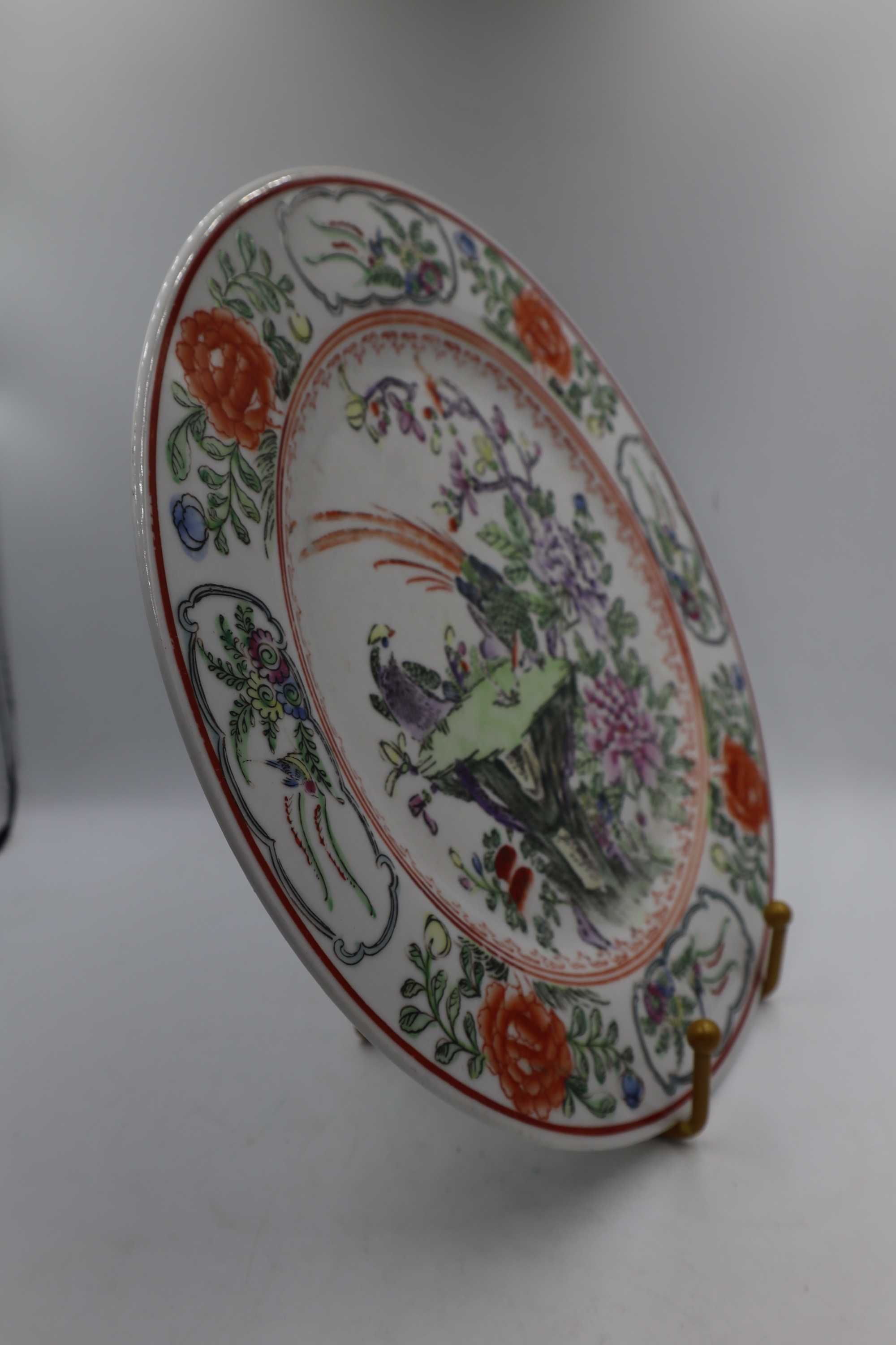 Talerz ręcznie malowany w stylu Famille Rose Chińska porcelana B042307