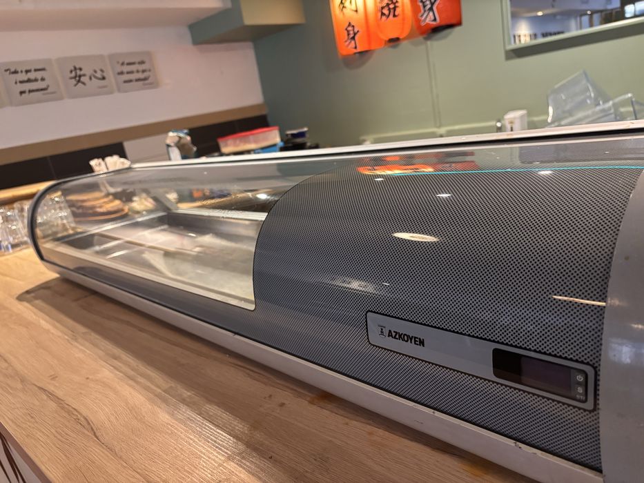 Vitrine para sushi ou frios , frescos, usada em bom estado