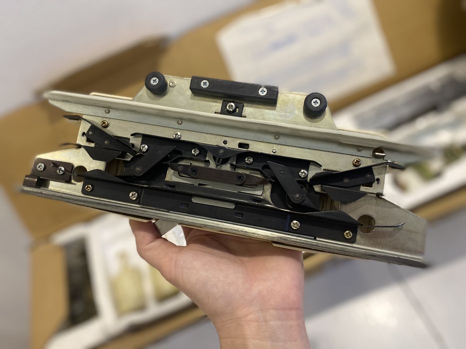 Brother kr 830, друга фонтура (передня, додаткова, вязальна машина)