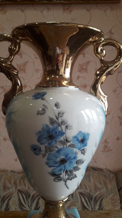 Продам вазу позолота