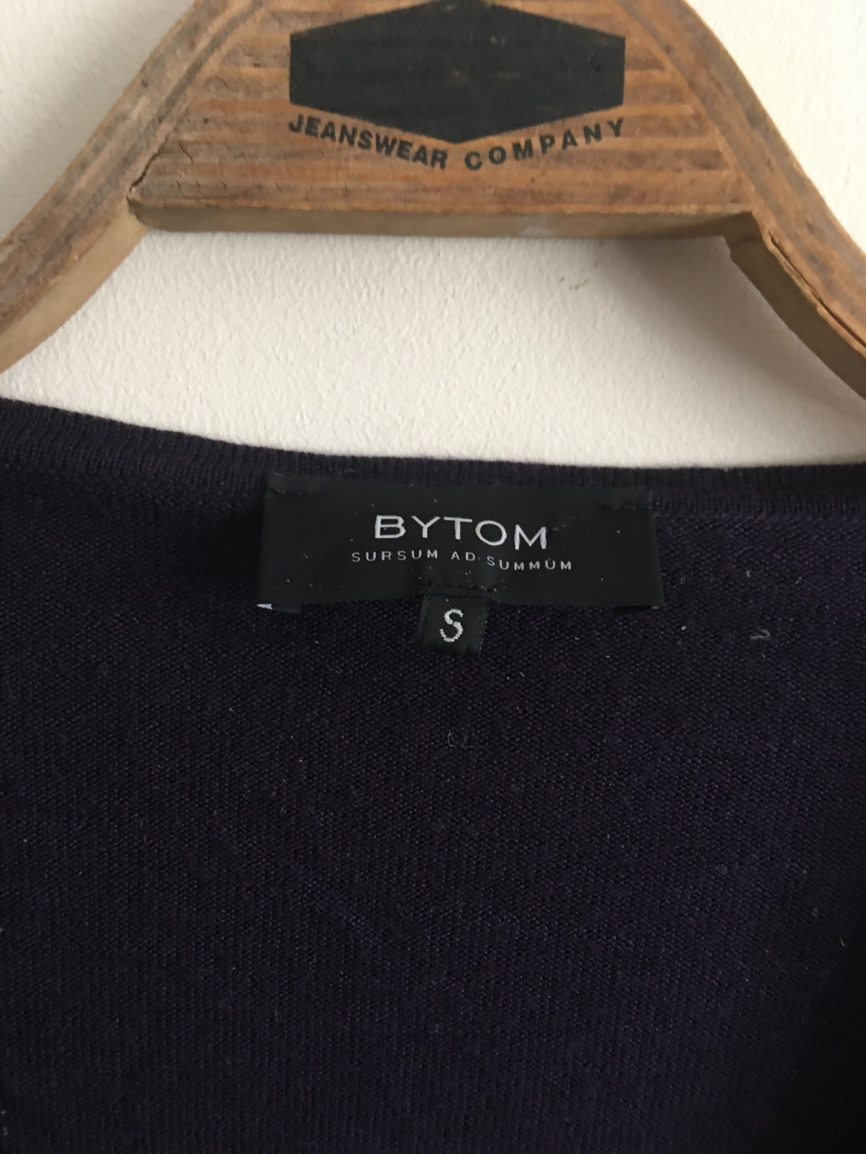 Sweter z wysokiej jakości wełny merynosów Bytom