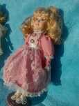 Piekna kolekcjonerska laleczka z porcelany.Polecam