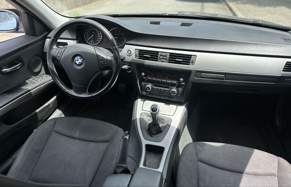 Bmw 318i 2.0 130 cv E90 Cx6 180,000 KM ( Versao Elegance jantes 19 )