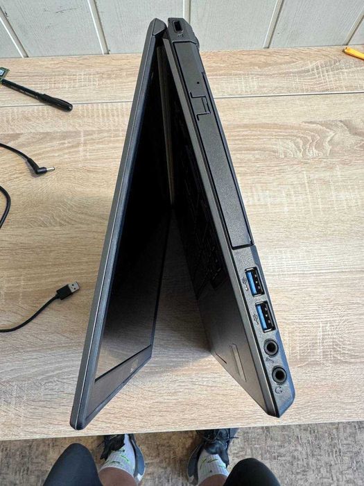 Ноутбук Fujitsu LifeBook E744 | I5-4210M Матриця - HD | Кришка матриці