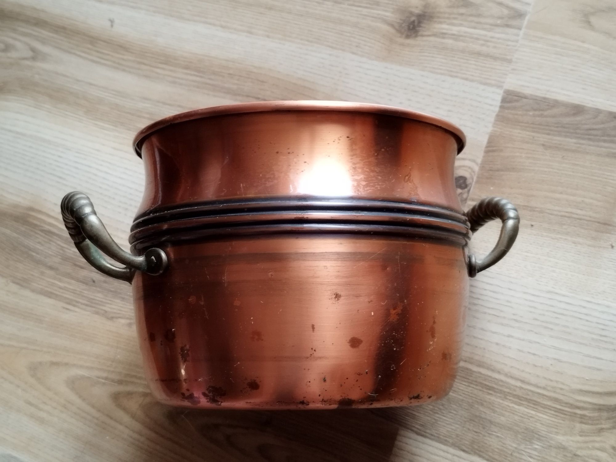 Świeca z wosku pszczelego w garnuszku / 2,3 kg