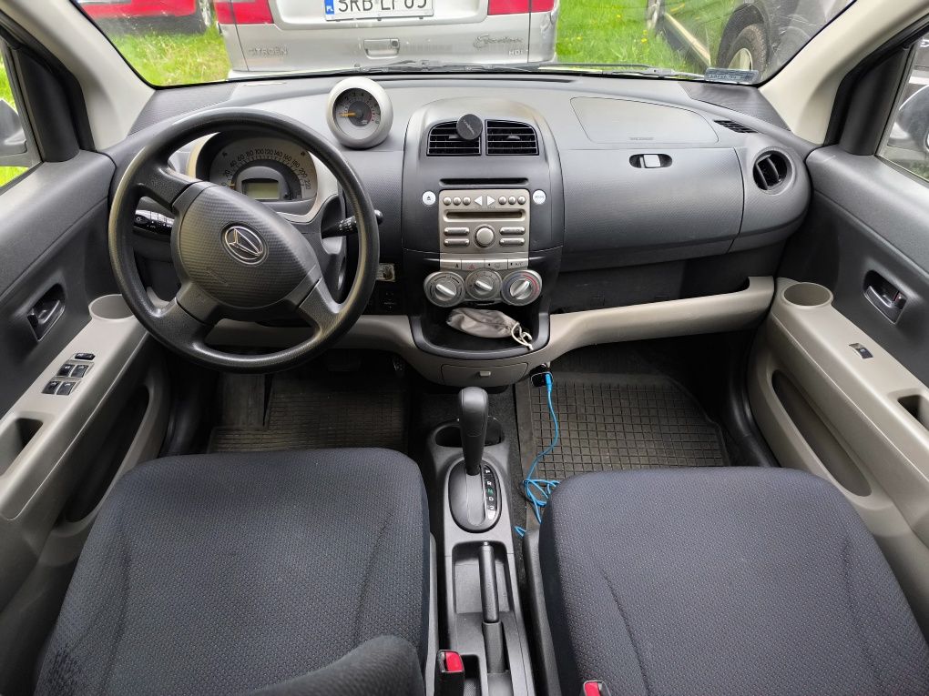 Daihatsu Sirion 1,3, automat, klima.