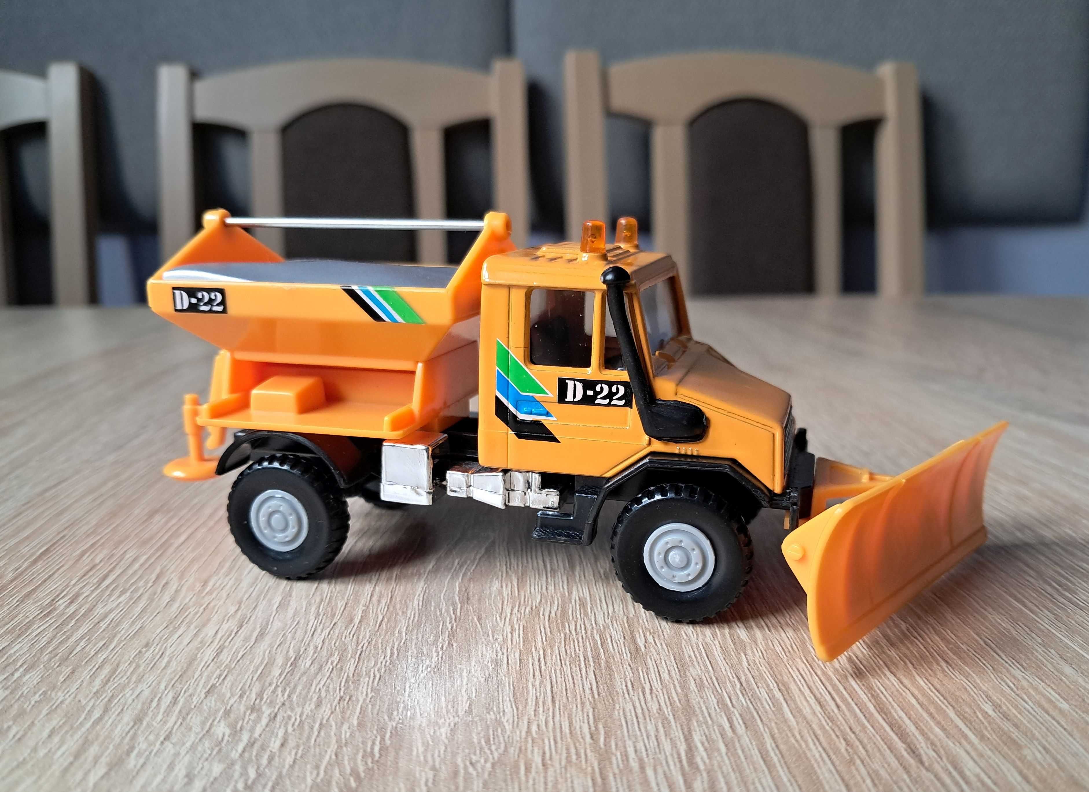 Dwa modele Mercedes-Benz Unimog skala 1:43 Welly