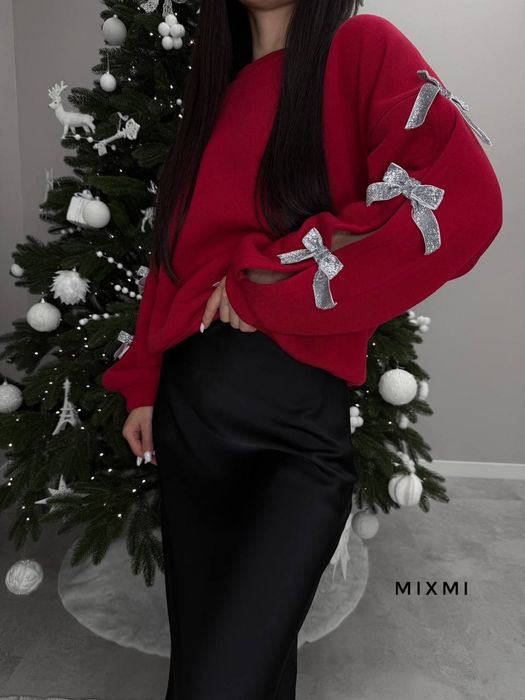 Жіноча кофта з бантиками