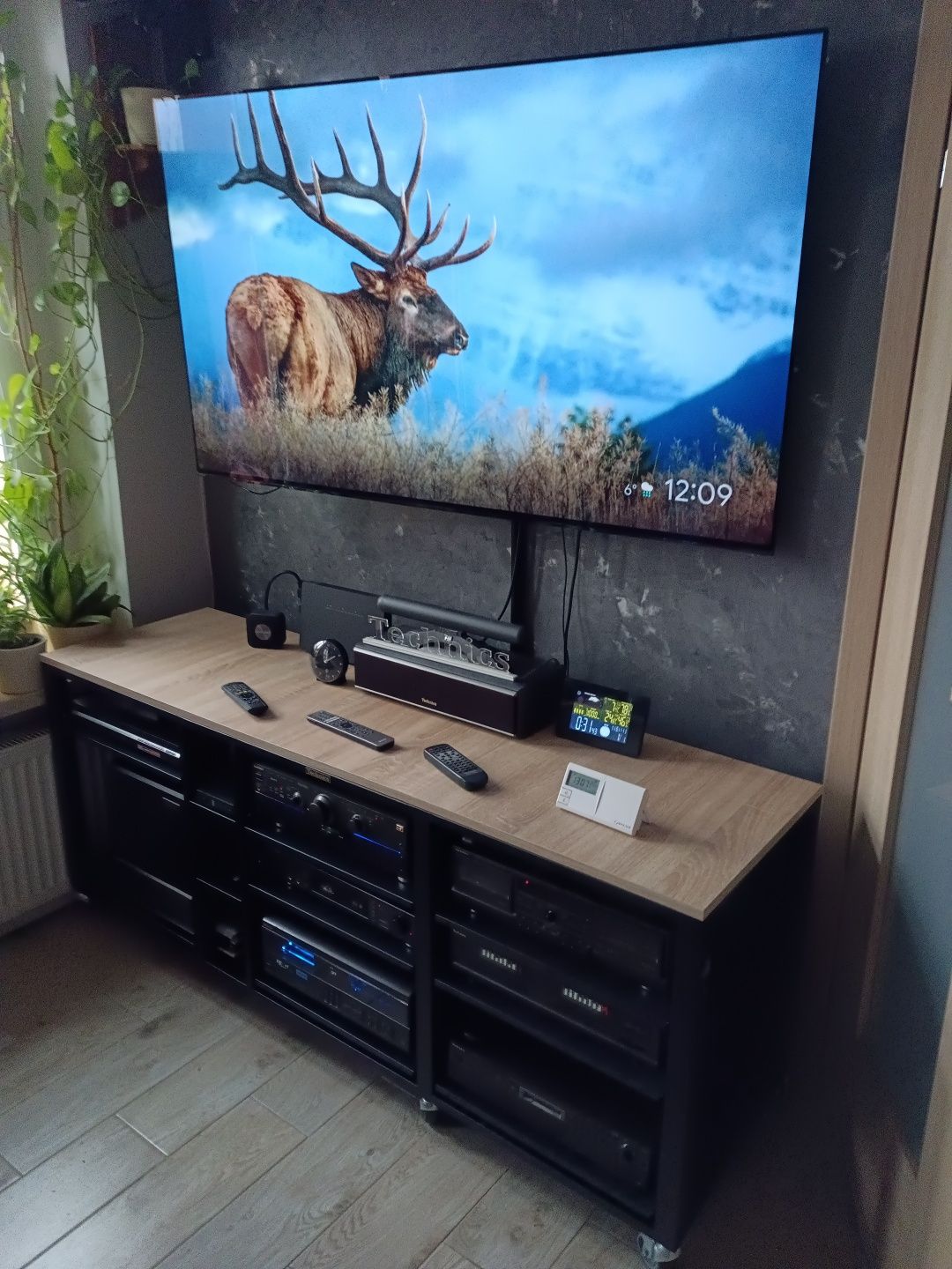 Szafka Rtv audio stolik HiFi z regulowanymi półkami pod sprzęt