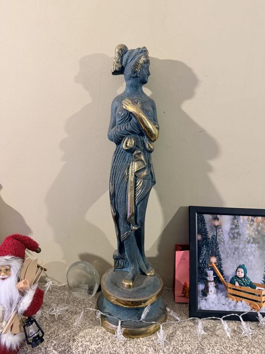 Estatua em latao, tambem tem a parte de baixo