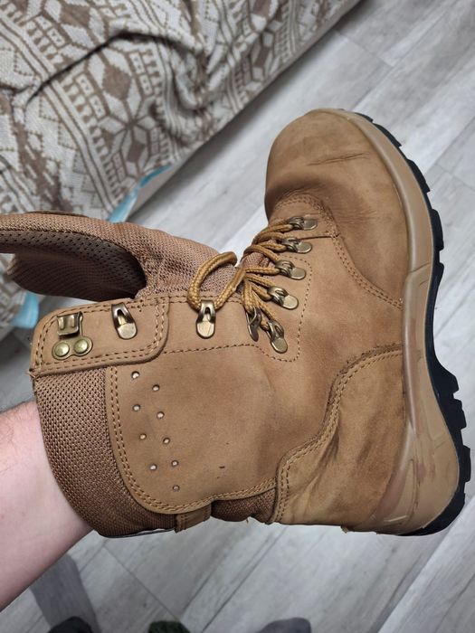 Продам два спальніка та берци