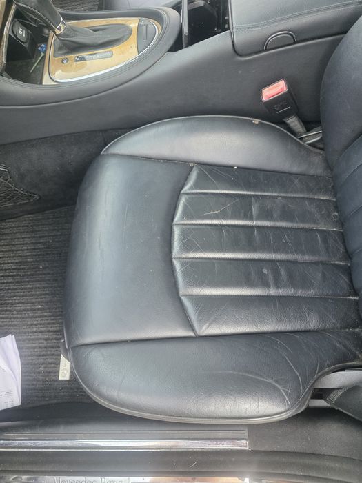 Fotele Przednie Komplet Skóry Mercedes CLS W219 Czarne Kanapa Boczki