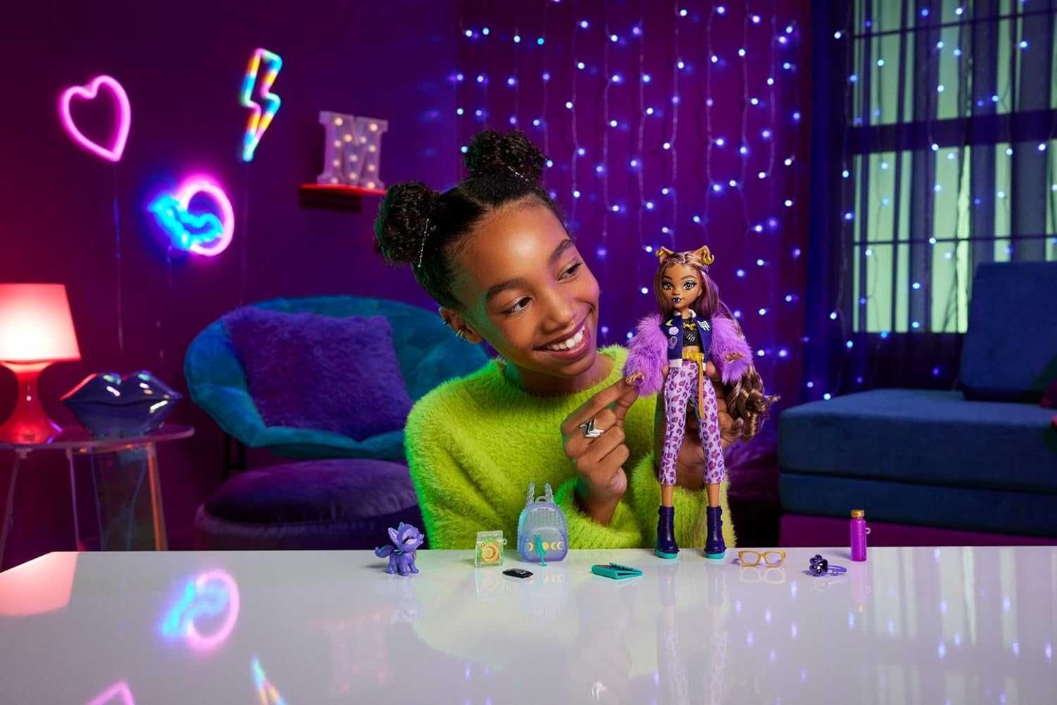 Monster High Clawdeen Wolf Doll with Pet Dog Crescent клодин вульф
